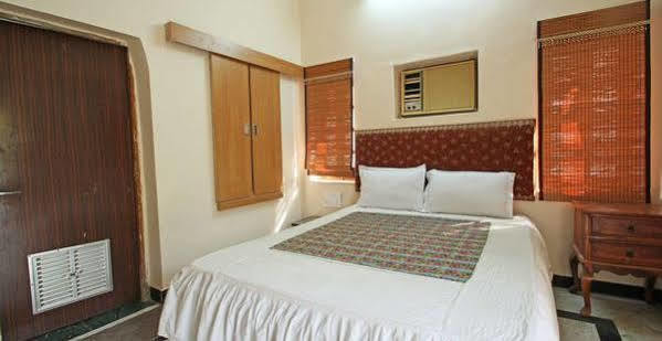 Oyo 9900 Hotel Pioneer Plaza 焦特布尔 外观 照片