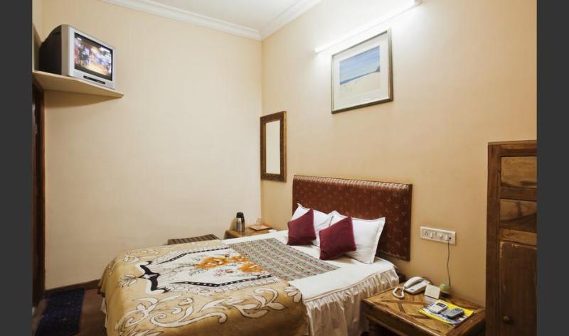 Oyo 9900 Hotel Pioneer Plaza 焦特布尔 外观 照片