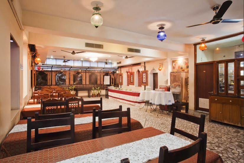 Oyo 9900 Hotel Pioneer Plaza 焦特布尔 外观 照片