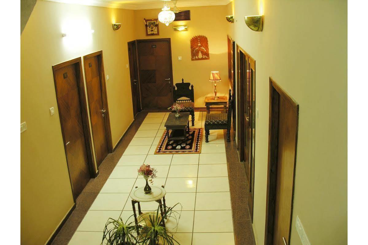 Oyo 9900 Hotel Pioneer Plaza 焦特布尔 外观 照片