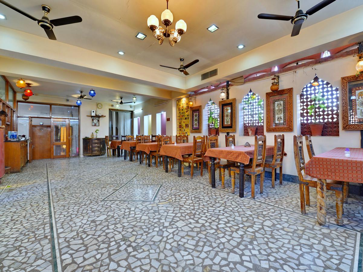 Oyo 9900 Hotel Pioneer Plaza 焦特布尔 外观 照片