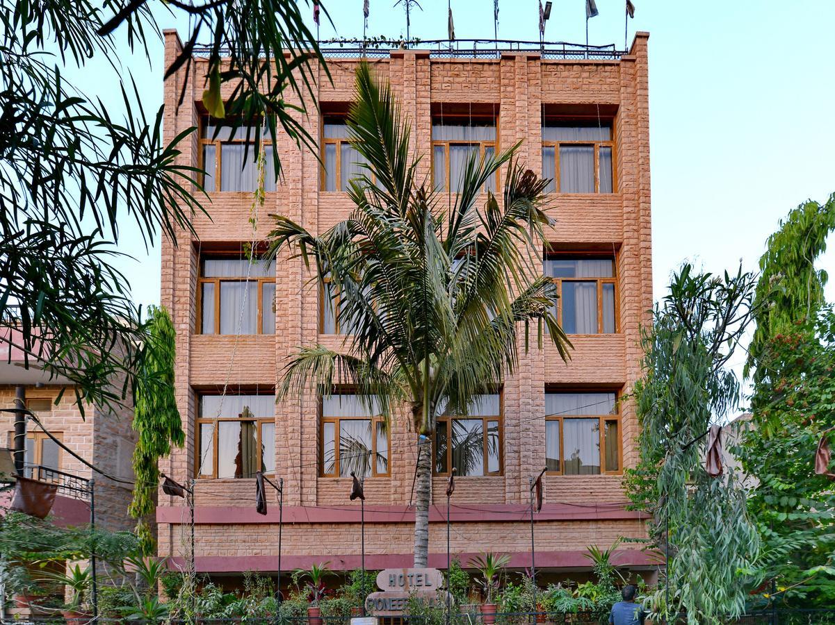 Oyo 9900 Hotel Pioneer Plaza 焦特布尔 外观 照片