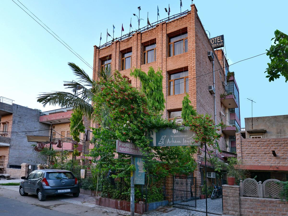 Oyo 9900 Hotel Pioneer Plaza 焦特布尔 外观 照片