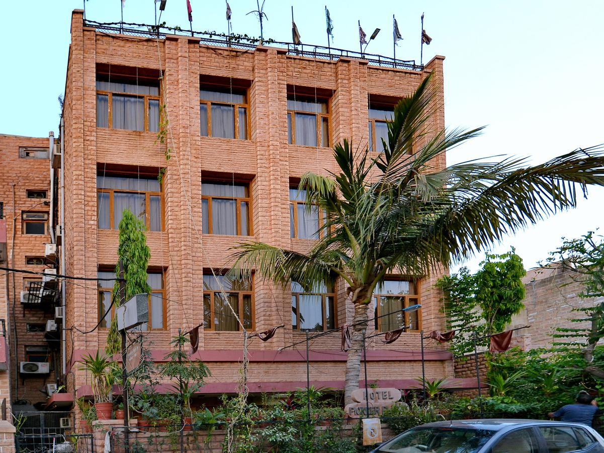 Oyo 9900 Hotel Pioneer Plaza 焦特布尔 外观 照片