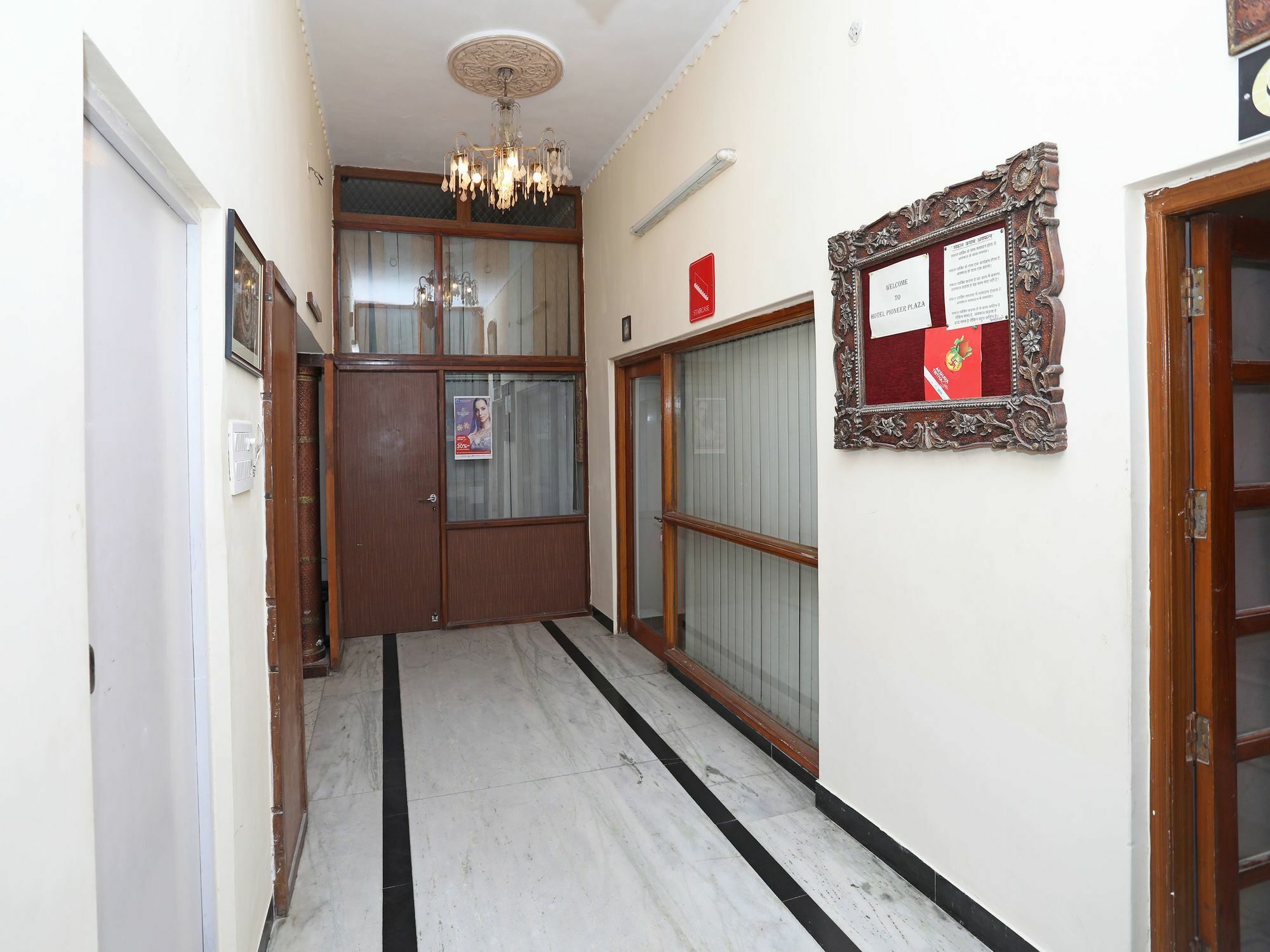 Oyo 9900 Hotel Pioneer Plaza 焦特布尔 外观 照片